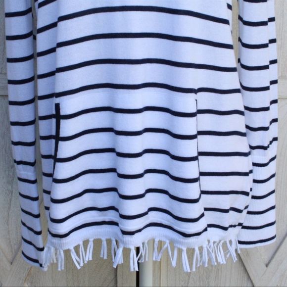 Lilly Pulitzer White/Navy Striped Crestwood V-Neck Pullover Sweater w/Coolmax XS - Picture 12 of 16